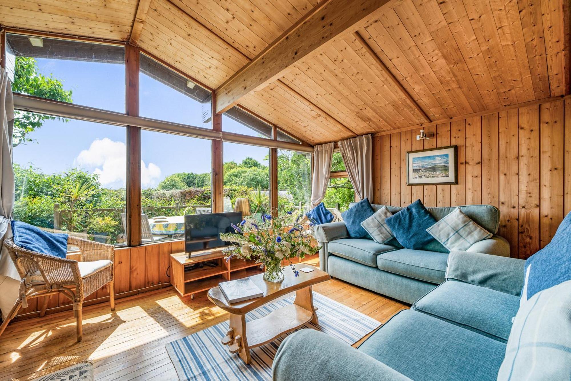 Scandinavian Style Lodge In Rock Wadebridge Bagian luar foto