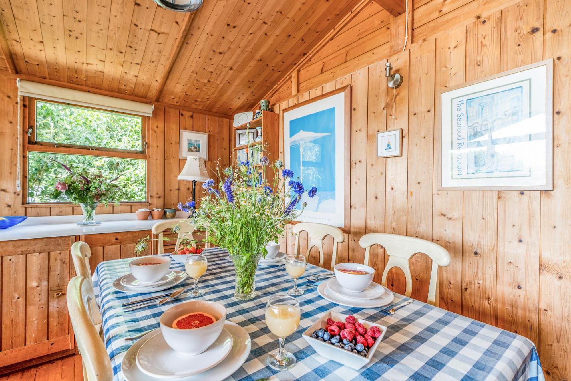 Scandinavian Style Lodge In Rock Wadebridge Bagian luar foto