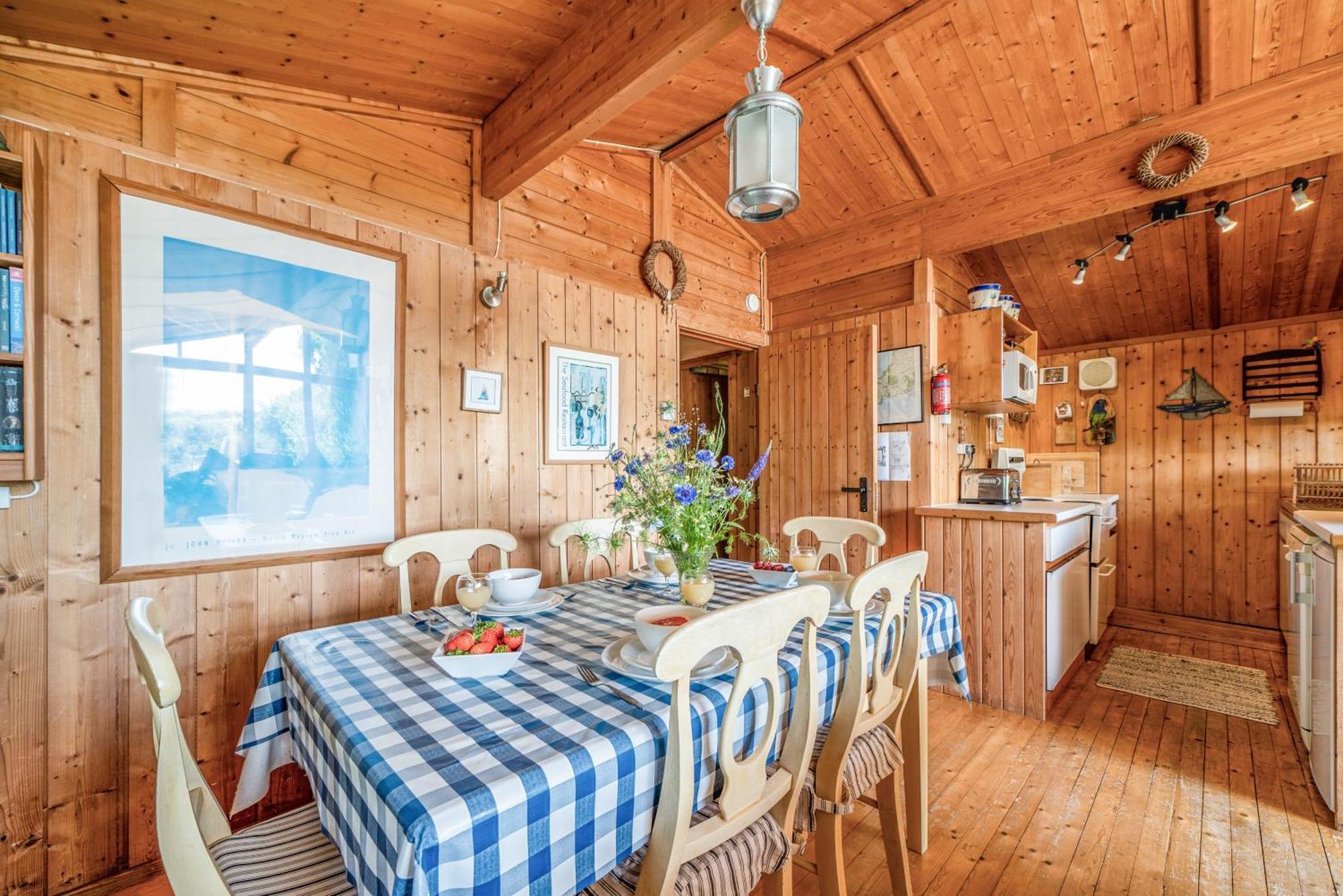 Scandinavian Style Lodge In Rock Wadebridge Bagian luar foto